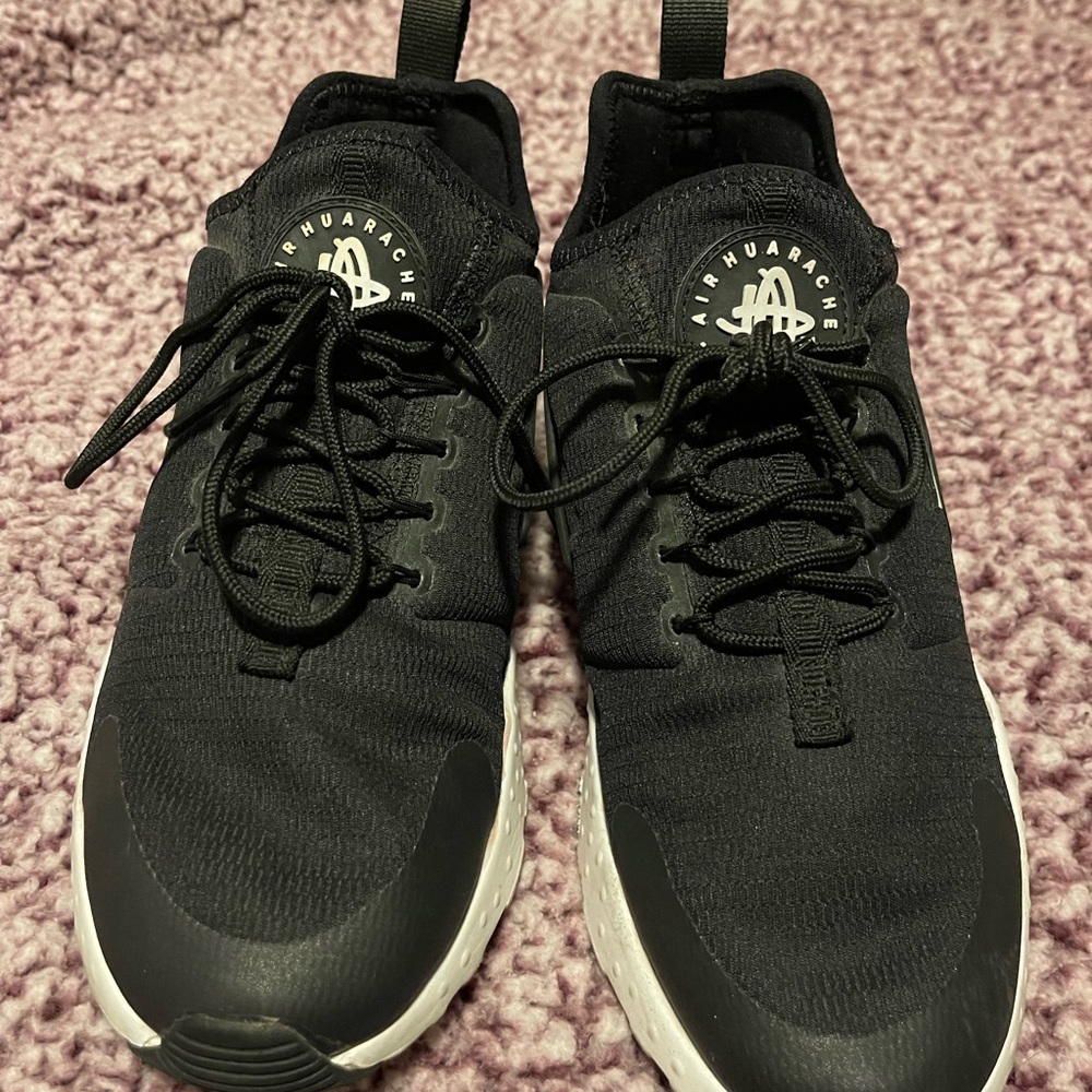 Women Nike Huaraches